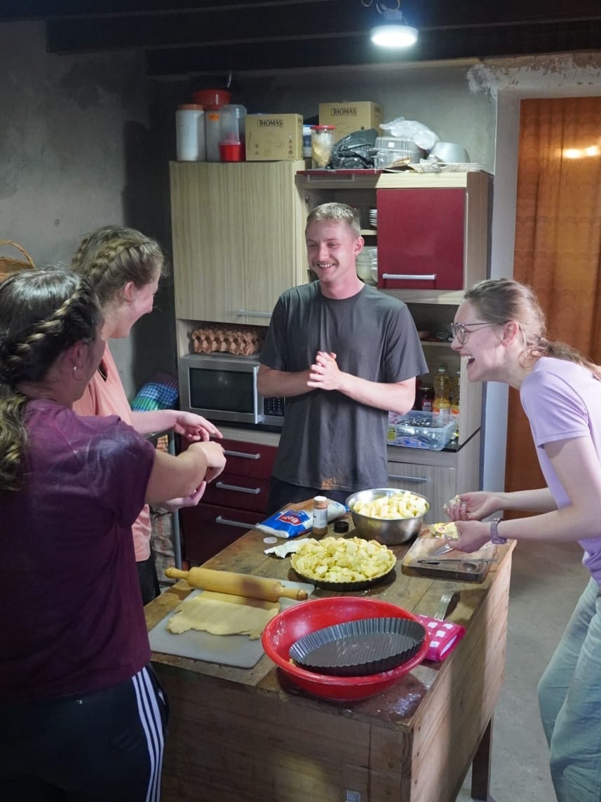 Making apple pie